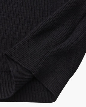 Raffinierter Strickpullover mit halbem Reißverschluss